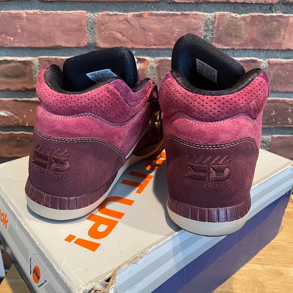 Extra Butter Reebok Pumps sz 9 released 2011 - Picture 3 of 4